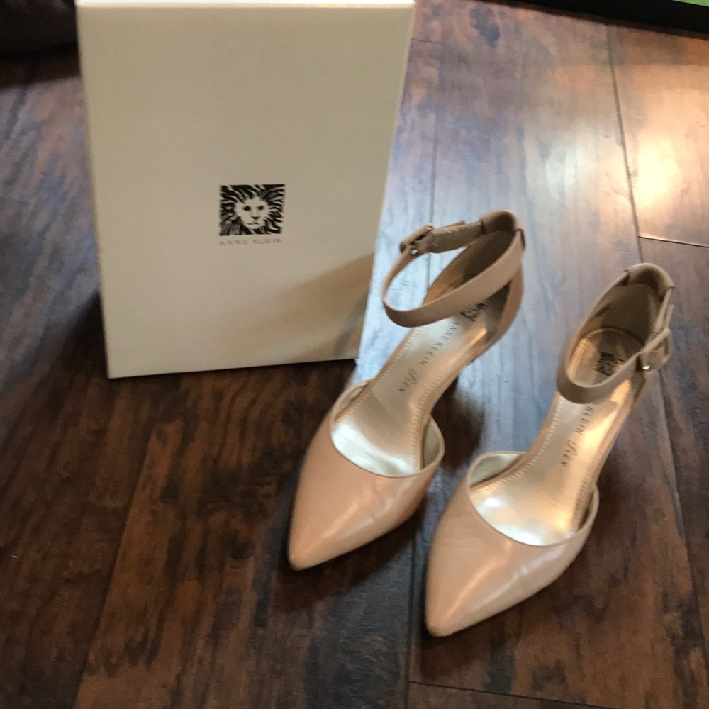 Anne Klein iFlex Tan Heels
